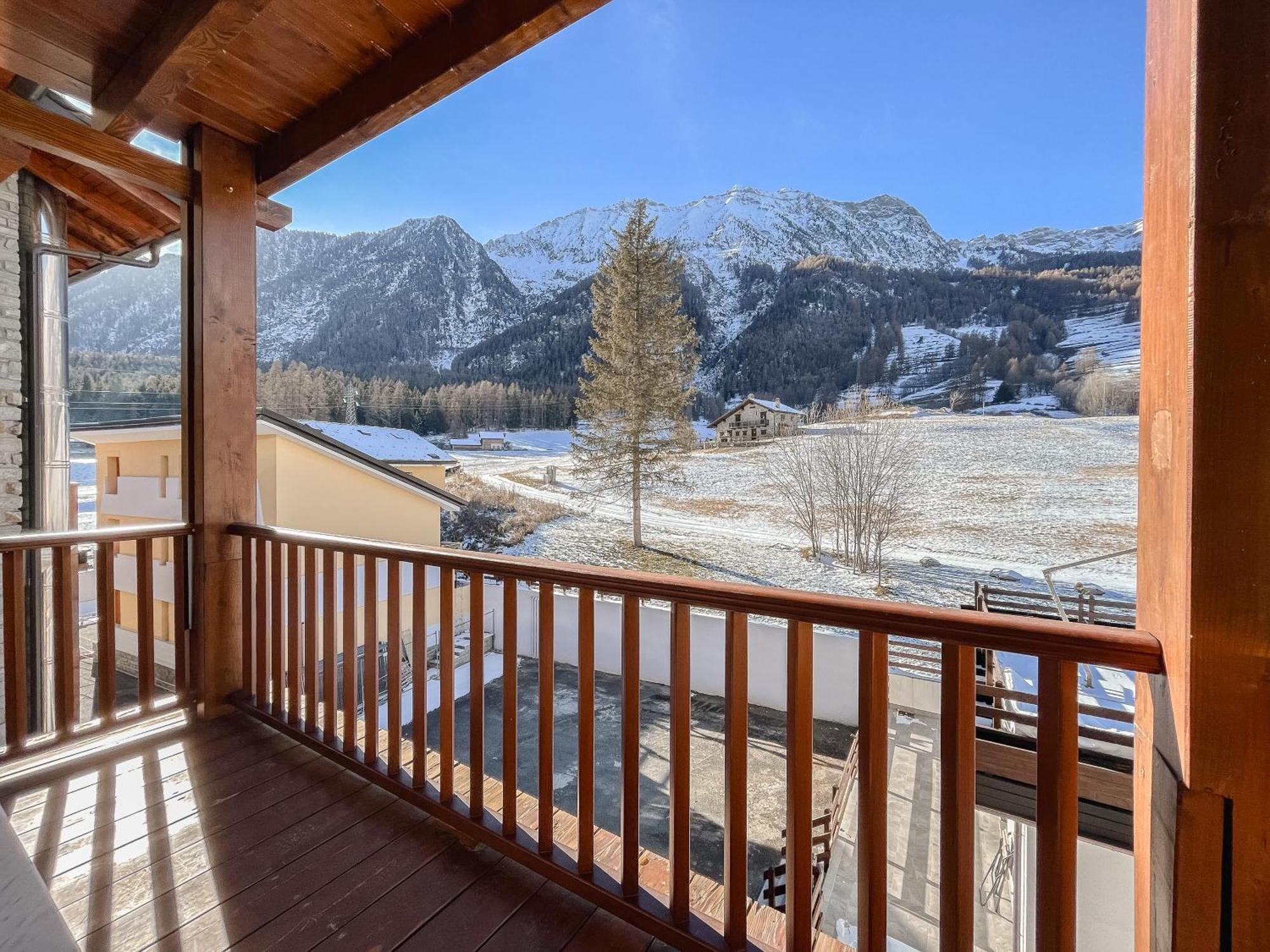 Maison Poluc Hotel Apartments Champoluc Esterno foto