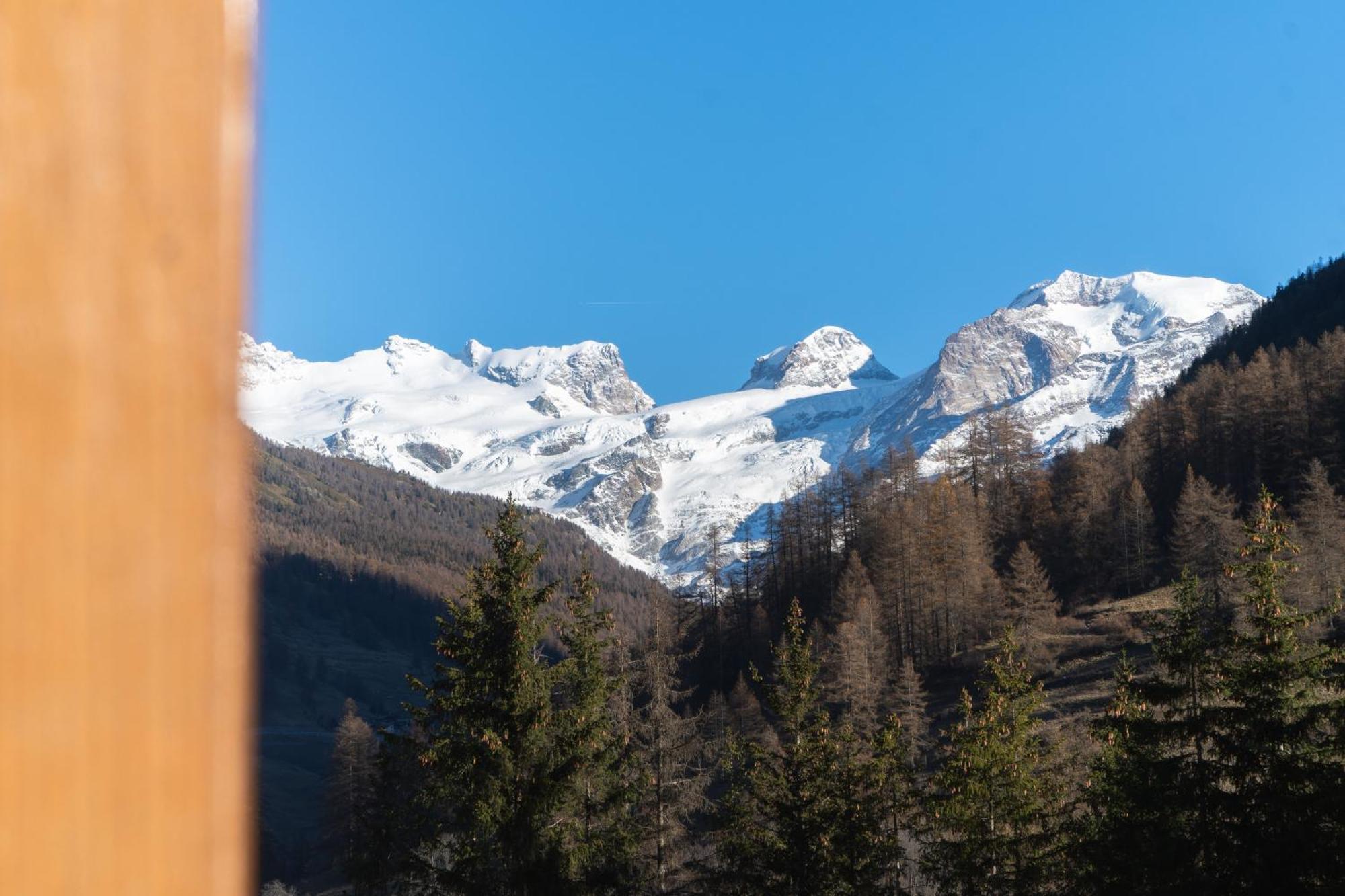 Maison Poluc Hotel Apartments Champoluc Esterno foto