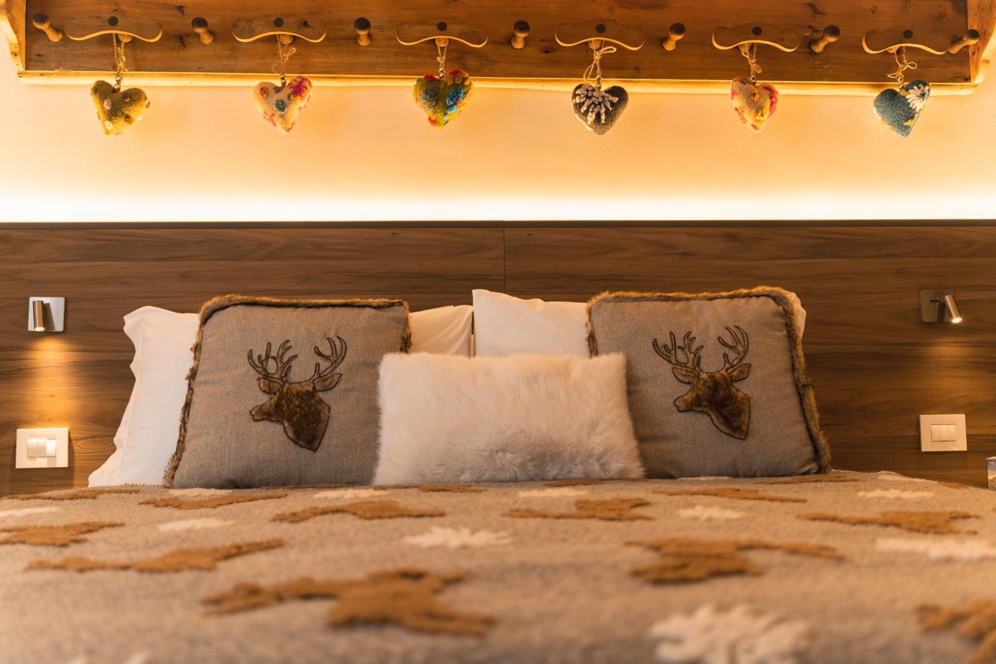 Maison Poluc Hotel Apartments Champoluc Esterno foto