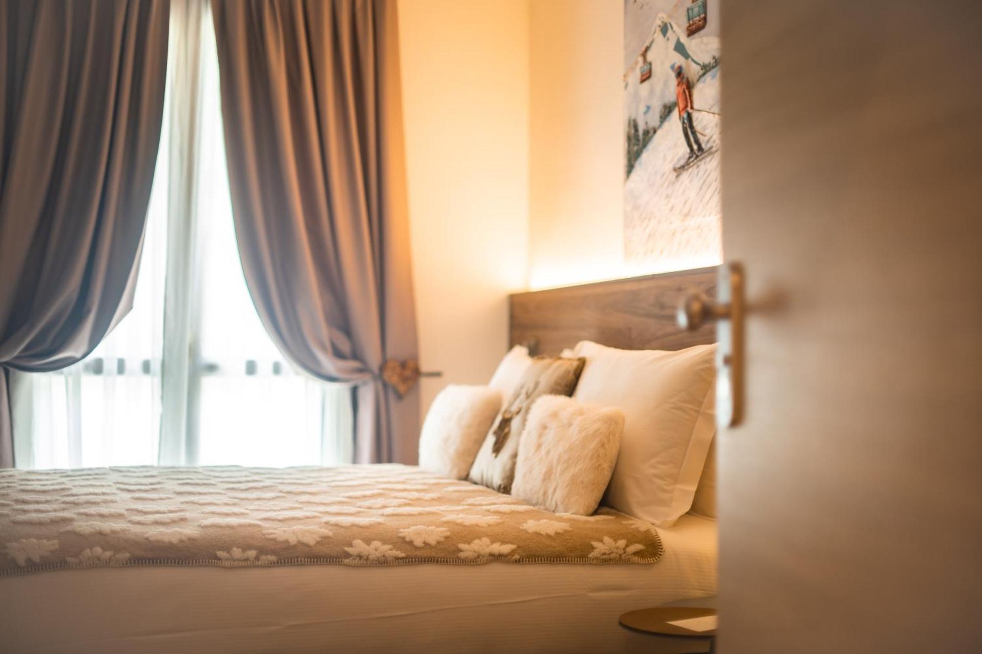 Maison Poluc Hotel Apartments Champoluc Esterno foto