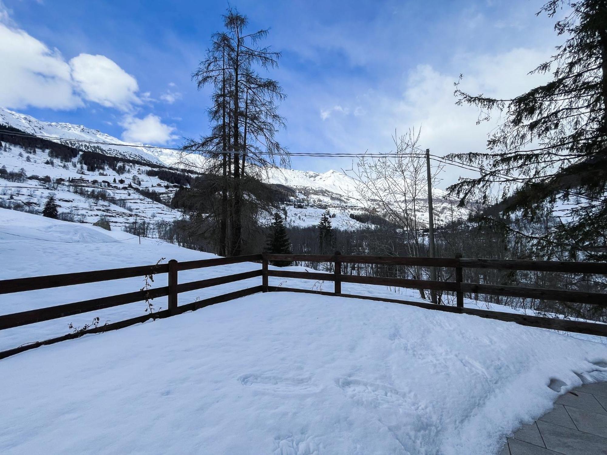 Maison Poluc Hotel Apartments Champoluc Esterno foto