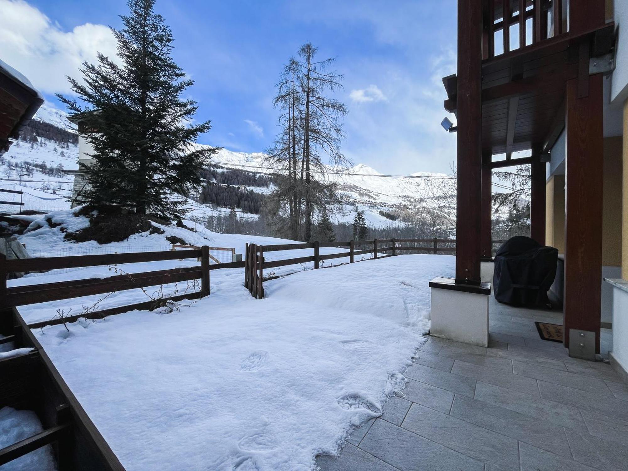 Maison Poluc Hotel Apartments Champoluc Esterno foto