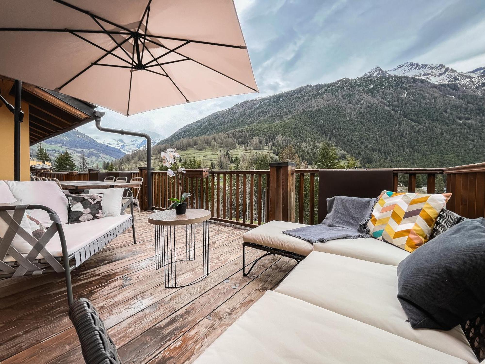 Maison Poluc Hotel Apartments Champoluc Esterno foto
