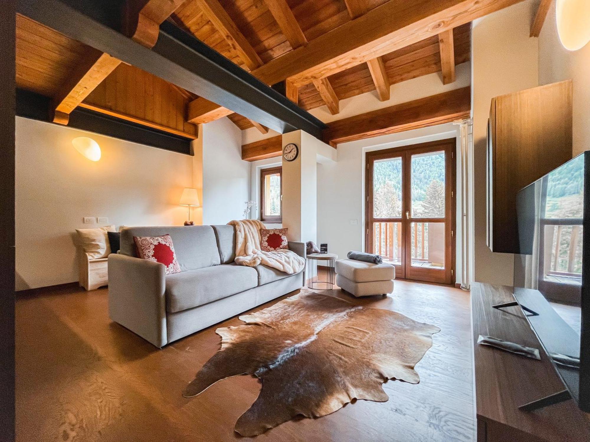 Maison Poluc Hotel Apartments Champoluc Esterno foto